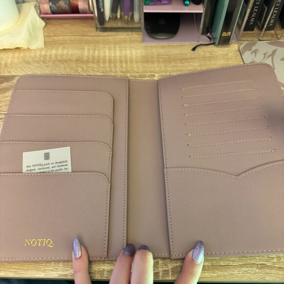 MM1. Nomi Ringless Agenda | A5 Notebook Planner Cover (Mauve Pebble) - Picture 5 of 5